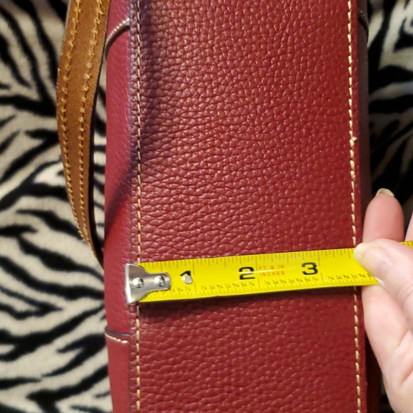 Dooney and Bourke Burgundy pebble leather bag NWOT - Picture 3 of 9